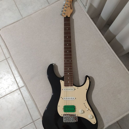 Yamaha EG012 electric guitar, alder body, rosewood fretboard
