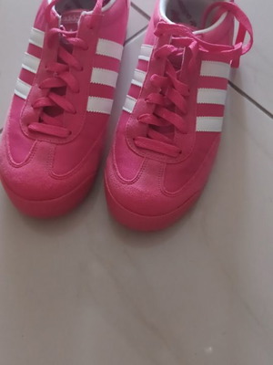Дамски спортни обувки Adidas в много добро състояние, номер 38, червени
