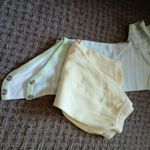 Baby girl clothing set like new, 0 to 6 months, 32 pieces
