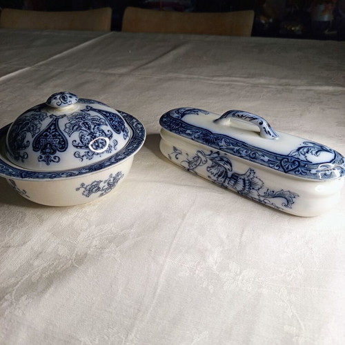 Wedgwood & Co Orient bathroom set used, porcelain toothbrush holder and soap dish