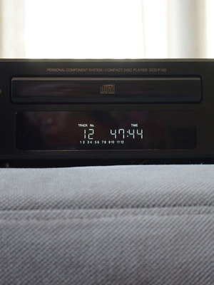 CD player Denon DCD-F100 mini σε άριστη κατάσταση