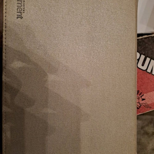 Tablet case like new with approx. 17×23 cm size and standing support