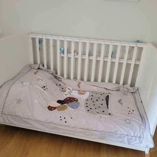 Casababy Oslo convertible baby cot with Greco Strom mattress like new