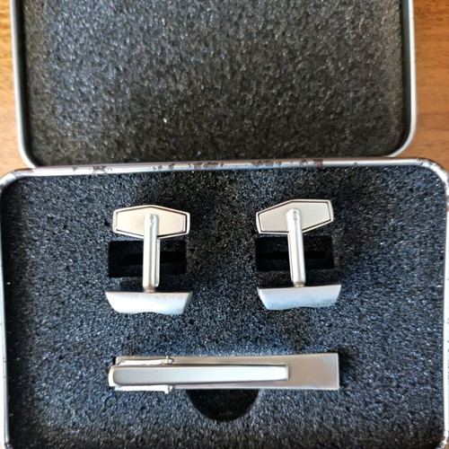 Salvanii cufflinks and tie clip set new, silver