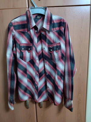 Lee plaid shirt Small like new, grey and coral tones