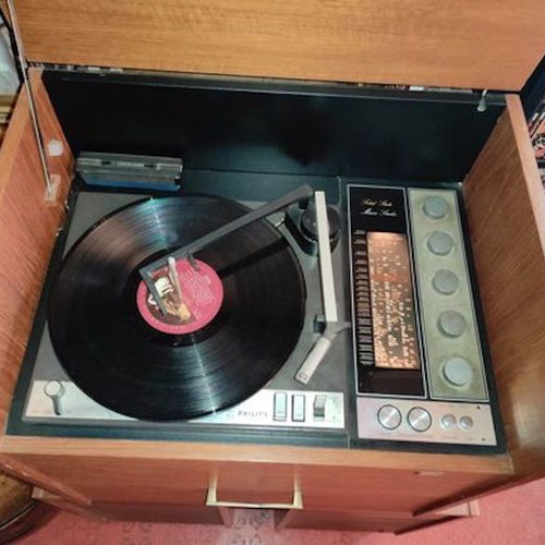 Philips στερεο ραδιογράμμα Model RF71PHILIPS3 μεταχειρισμένο, ξύλινη θήκη