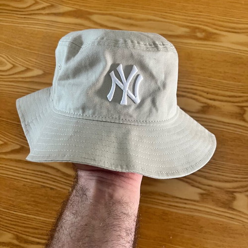 New Era bucket hat medium beige like new
