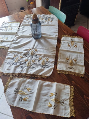 Vintage handmade embroidery set with gold thread and crochet lace, like new, 4 pieces