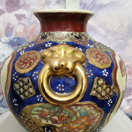 Satsuma handmade Chinese vase used
