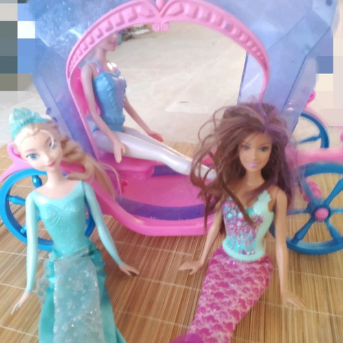 Carriage set with 3 Elsa Frozen dolls