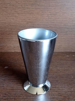 Mounted cup holder new, chrome-plated brass