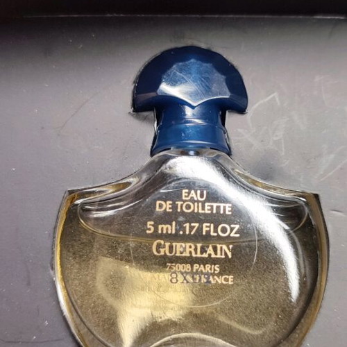 Guerlain mini perfume set like new in velvet case
