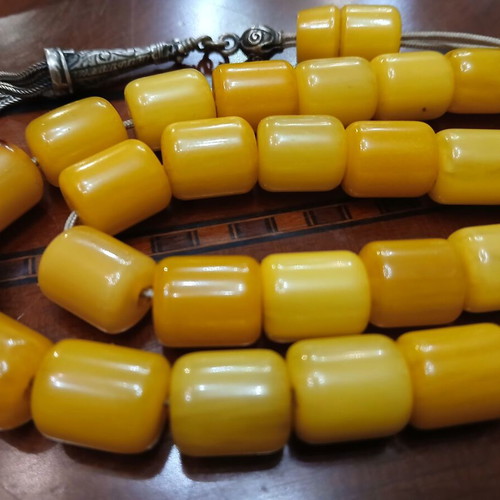 Mastic Kompoloi like new with vintage silver tassel and bakelite beads