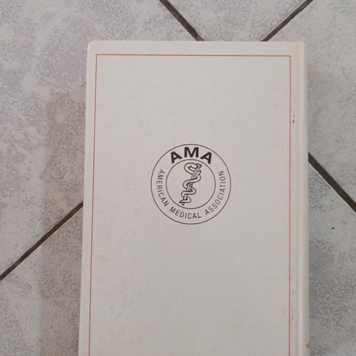 Medical Dictionary like new, Greek language, 670 pages