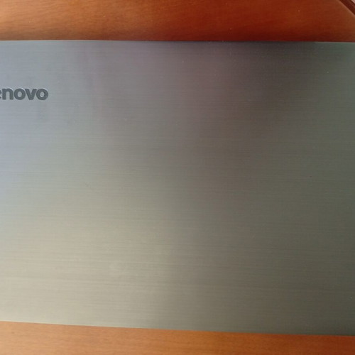 Lenovo V330-15IKB laptop i5 8th Gen 8GB RAM 256GB Samsung SSD Full HD Windows 10 Pro