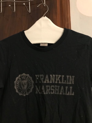 Μπλουζάκι Franklin & Marshall μεταχειρισμένο, μαύρο με στρας