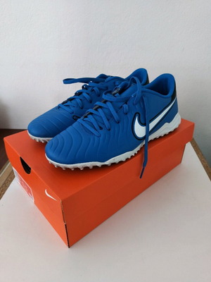 Nike Tiempo Legend 10 TF like new, football shoes size 43, white and blue