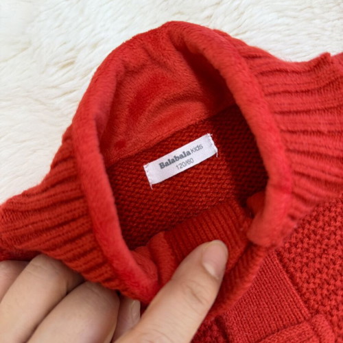 Girls Sweater size 120cm like new, red, warm and soft