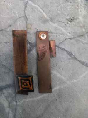 Earrings original stud, like new, brown