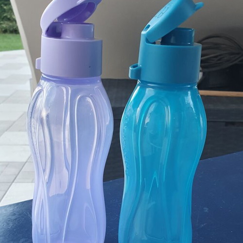 Tupperware set of 2 bottles 310 ml with spout, new