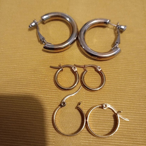 Women's earrings used, various sizes, gold and silver colors