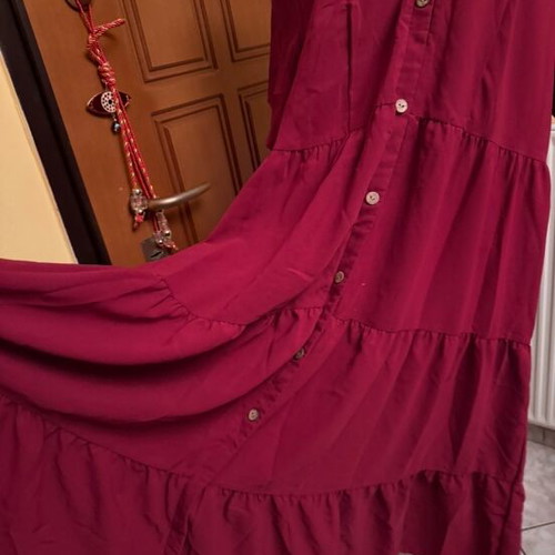 Midi dress with buttons very good condition, red