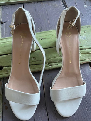 Mourtzi πέδιλα δερμάτινα λευκά νούμερο 36 σαν καινούργια