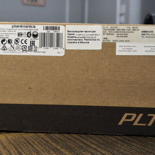 Plantronics Voyager Focus UC B825-M Bluetooth ANC headset like new