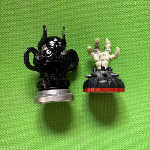 Kaos Trophy and Hand of Fate Skylander figures Nintendo/Playstation/Xbox used, pack