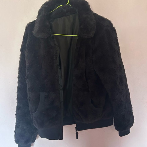 Artificial fur with zipper black like new, size S