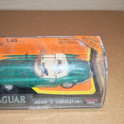 New-Ray Jaguar E-Type Cabriolet 1961 diecast model like new
