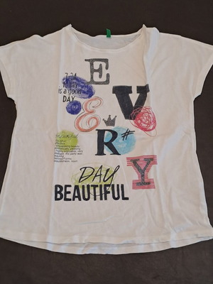 Benetton girls' mako blouse white like new, age 11-12