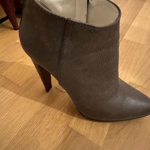 Ankle boot like new with 10cm heel and 2cm platform