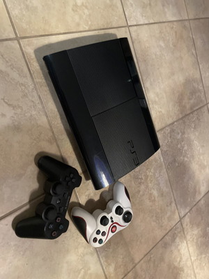 Κονσόλα PlayStation 3 Super Slim μεταχειρισμένη με 2 χειριστήρια 500GB
