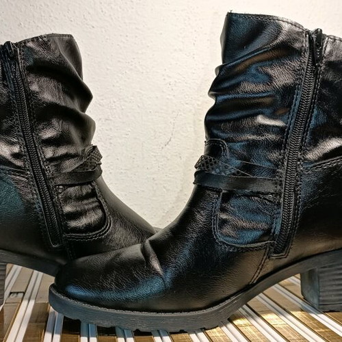 Black ankle boots used No39