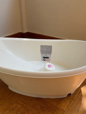 Baby bath tub