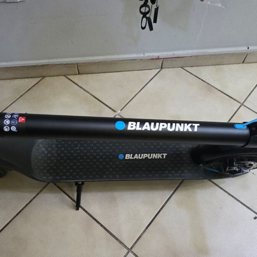 Ηλεκτρικό πατίνι Blaupunkt ESC808 μεταχειρισμένο με σπασμένο φτερό