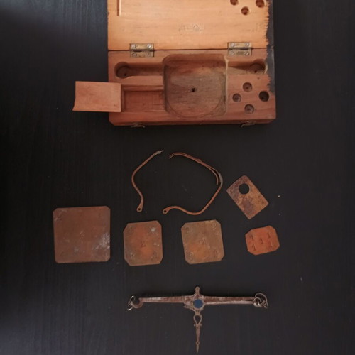 Old measuring tool used, missing weights