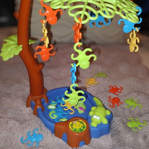 Board game Monkey Balance like new, educational magnetic toy