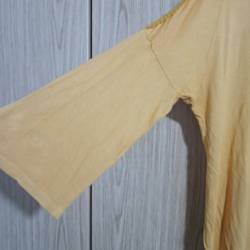 Women's blouse with 3/4 sleeve and lace like new, size XL