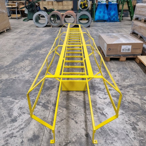 Exterior building ladder new, length 5750 mm