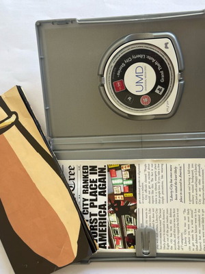 Grand Theft Auto παιχνίδι PSP σαν καινούργιο με εγχειρίδια και χάρτη