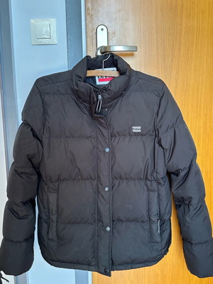 Levi’s puffer jacket size M like new, detachable hood, black