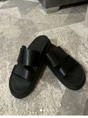 Black low sandals like new with soft sole