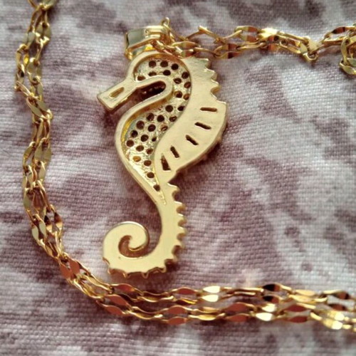 Seahorse necklace made of stainless steel new