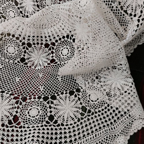 Handmade knitted round tablecloth new, diameter 165x165 cm