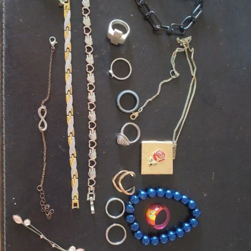 Fo Bijou set like new, 16 pieces including bracelets, necklaces, rings