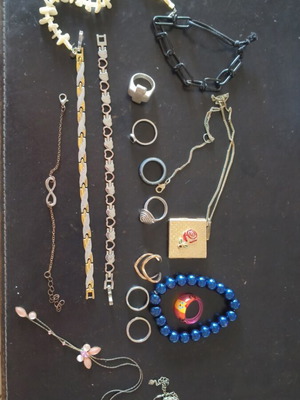 Fo Bijou set like new, 16 pieces including bracelets, necklaces, rings