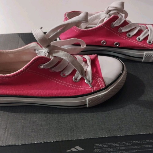 Pink athletic shoes like new, size 30