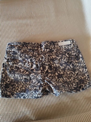Esmara women's denim shorts with floral pattern like new, size S